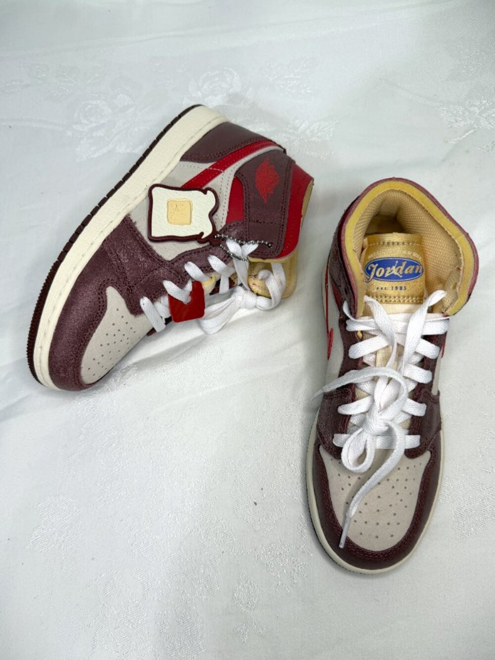 Nike Air Jordan 1 Mid SE (GS) Bread & Butter Shoe Kids Size 4Y or Women's 5.5